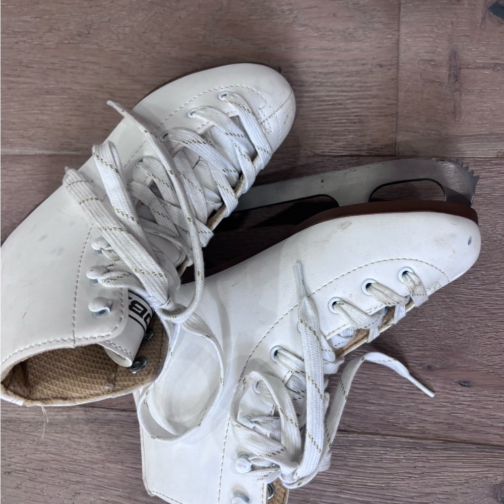 Size 2 White Ice Skates